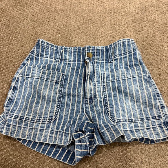 High waisted shorts - Picture 1 of 3